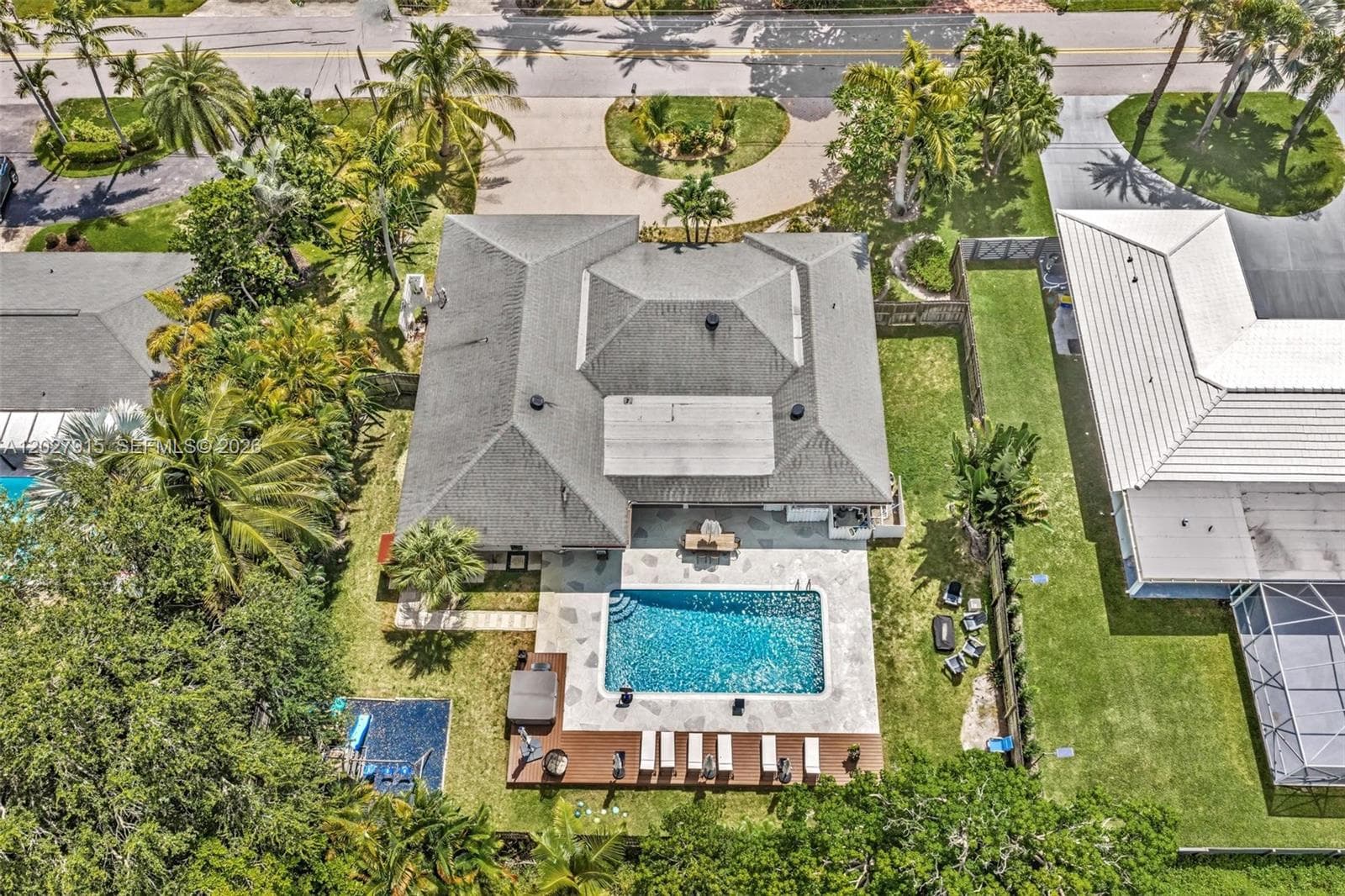8101 W Lake Dr, Lake Clarke Shores FL 33406 photo 2
