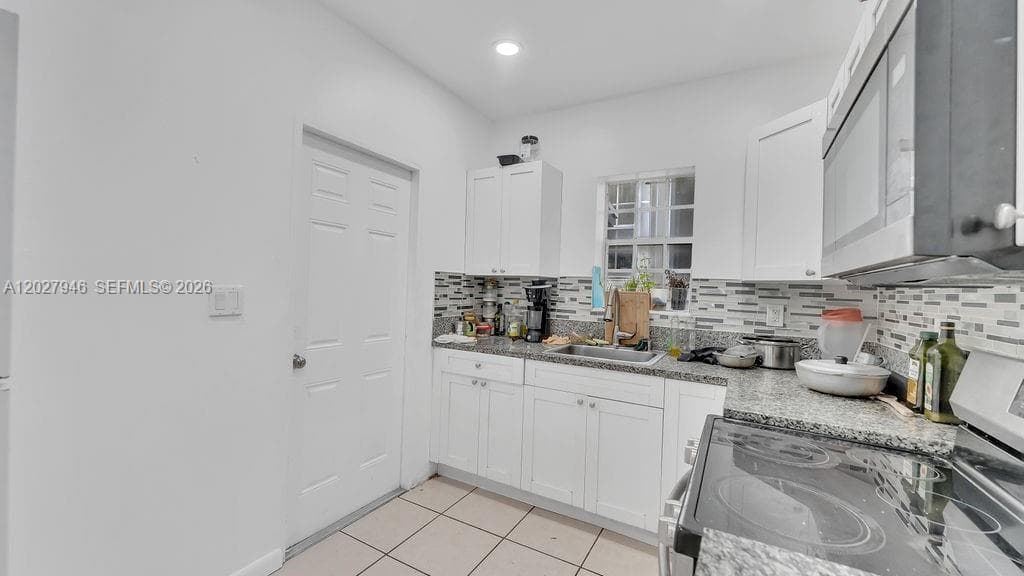 242 SW 15th Ave, Miami FL 33135 photo 3