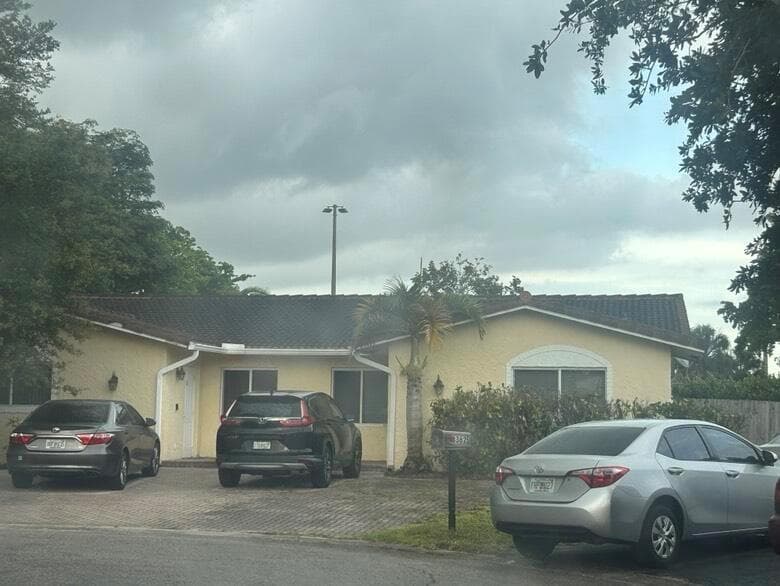8362 NW 23rd Manor, Coral Springs FL 33065 photo 4