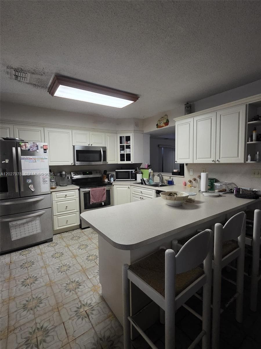 16825 NW 74th Ave, Hialeah FL 33015 photo 3