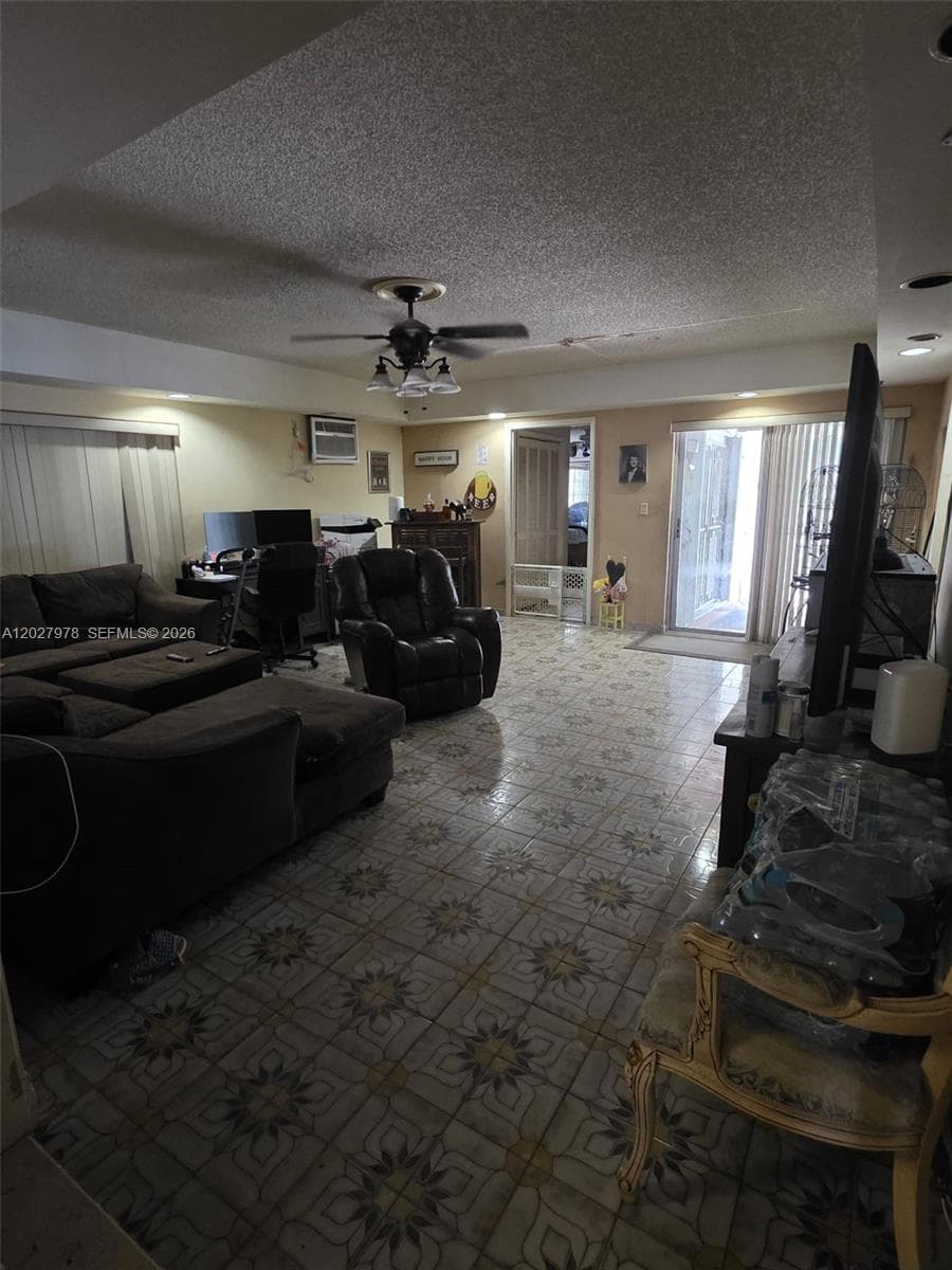 16825 NW 74th Ave, Hialeah FL 33015 photo 5