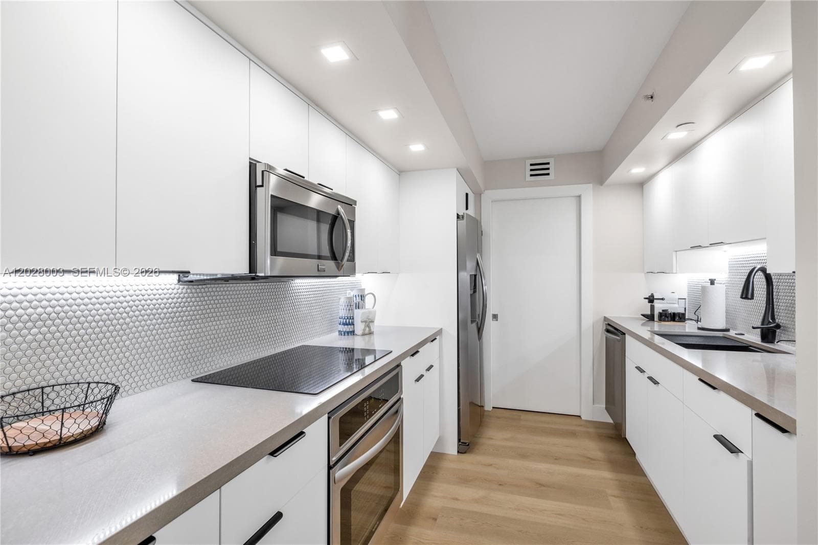 6917 Collins Ave # 1404, Miami Beach FL 33141 photo 2