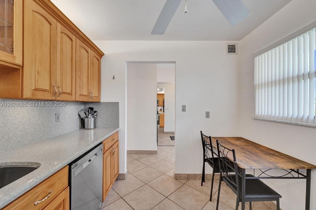 1025 SE 2nd Ave # 208, Dania Beach FL 33004 photo 5