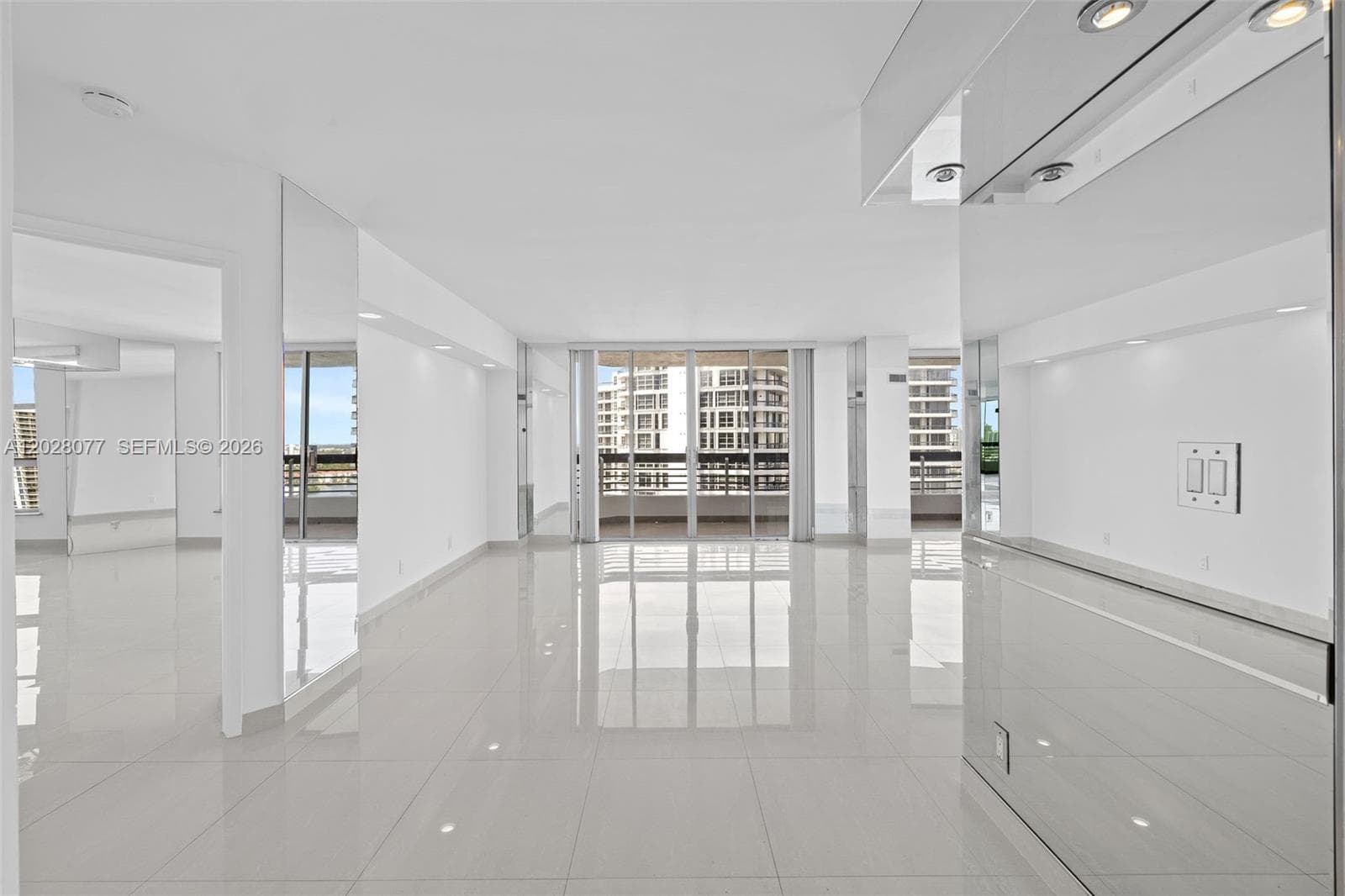 19195 NE 36th Ct # 2705, Aventura FL 33180 photo 2