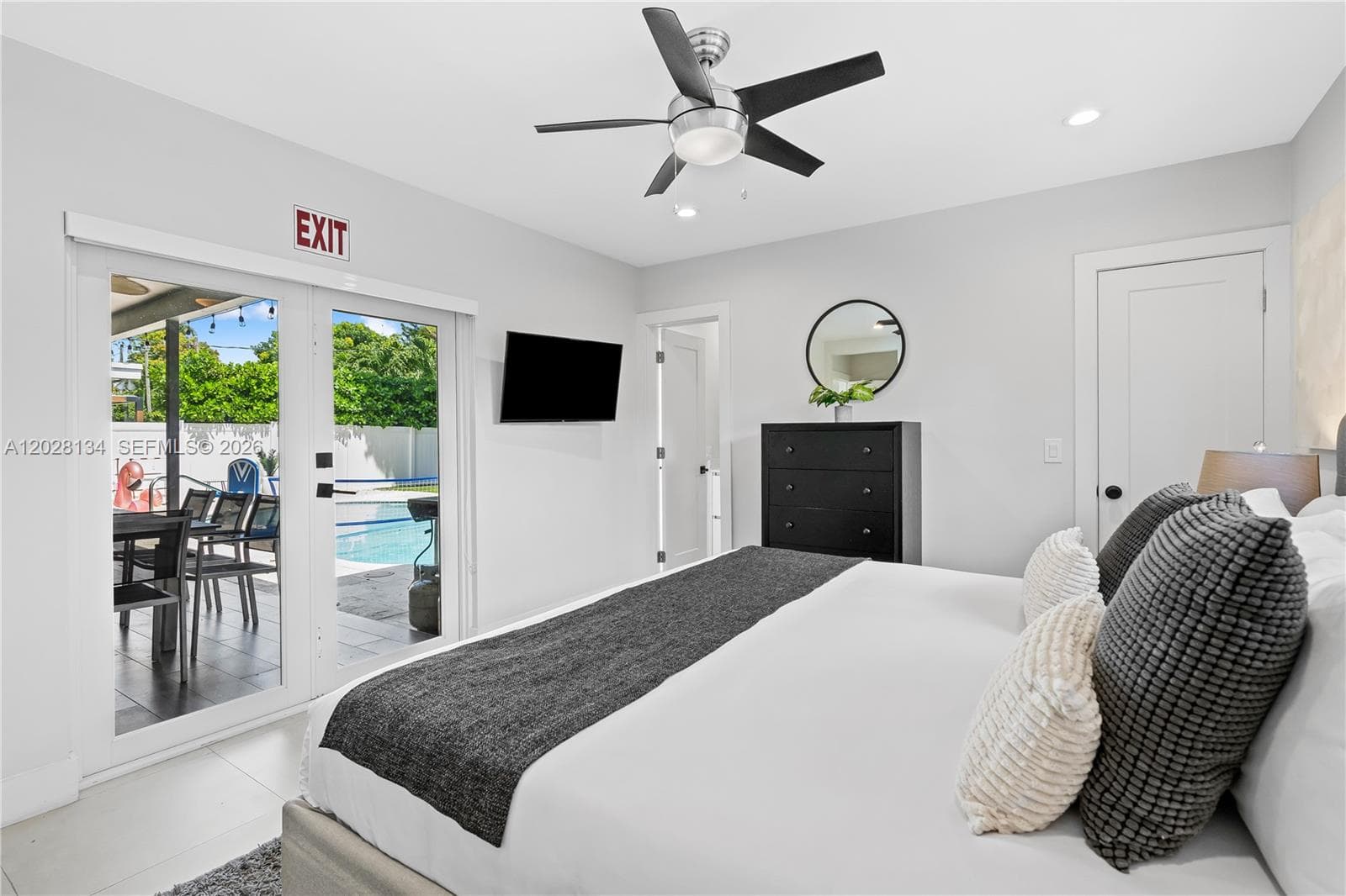 1329 Funston, Hollywood FL 33019 photo 4