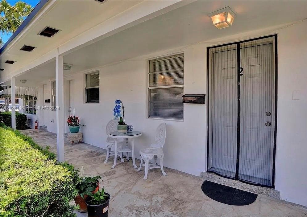 2627 Lincoln St, Hollywood FL 33020 photo 3