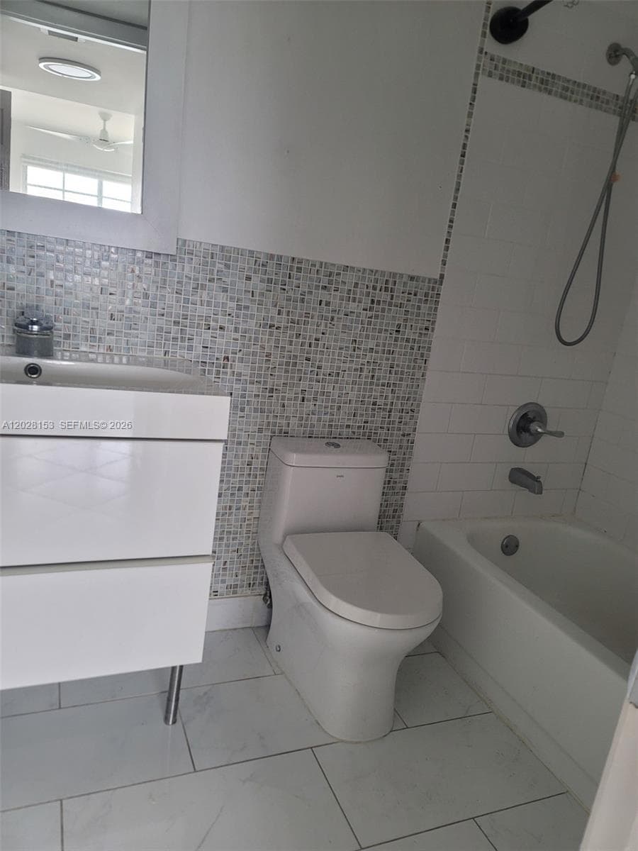 2600 Collins Ave # 411, Miami Beach FL 33140 photo 5