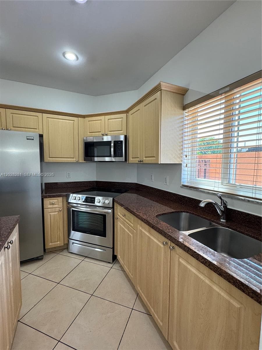 6004 SW 8th St # 2, West Miami FL 33144 photo 3
