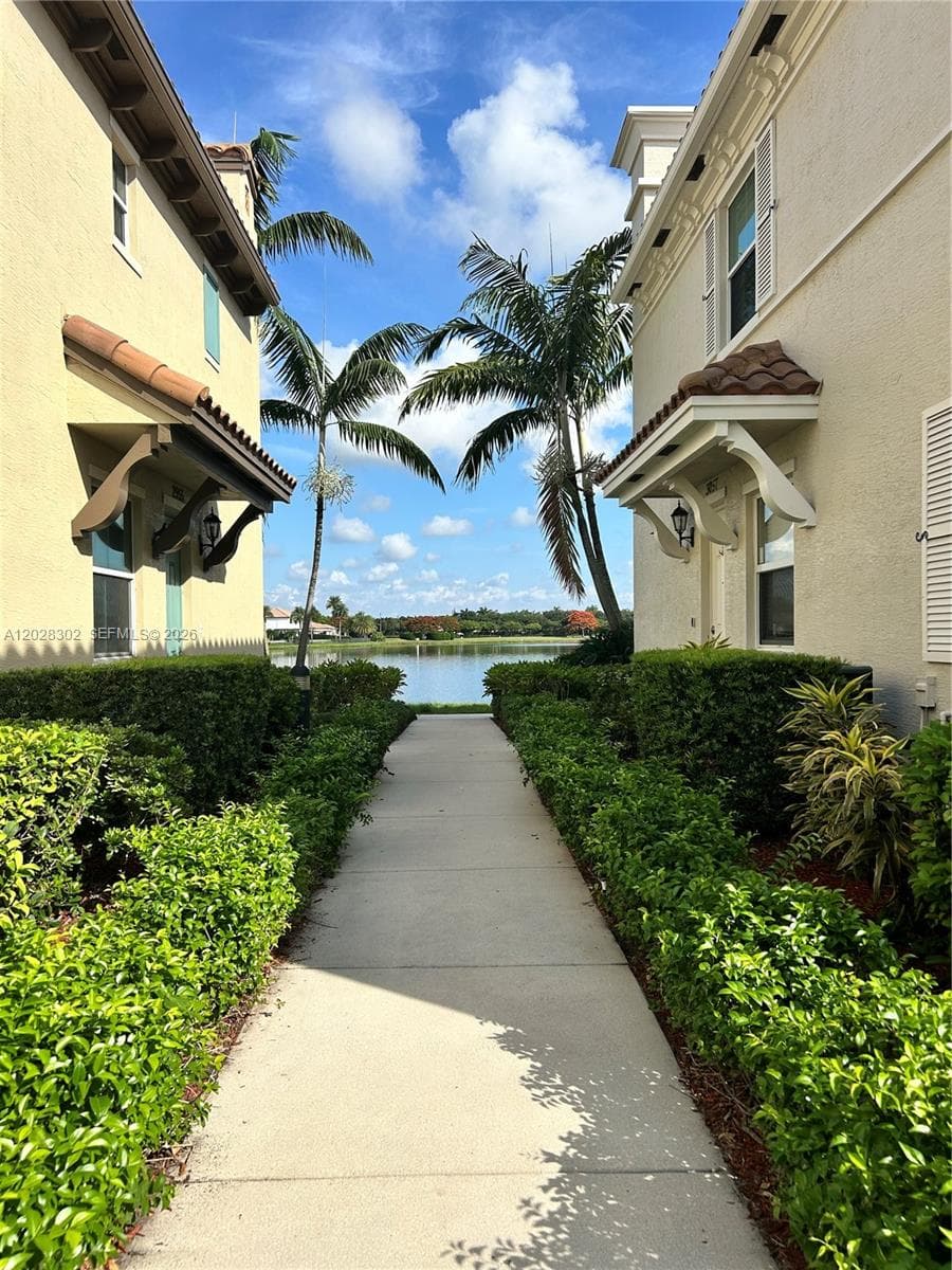 3057 Tortola Way, Hollywood FL 33024 photo 2