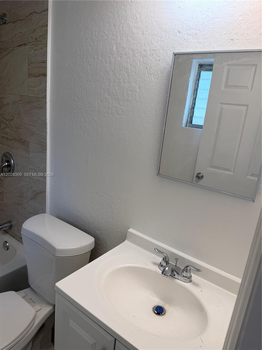 220 NW 16th Ter # 1, Miami, FL 33136 photo 5