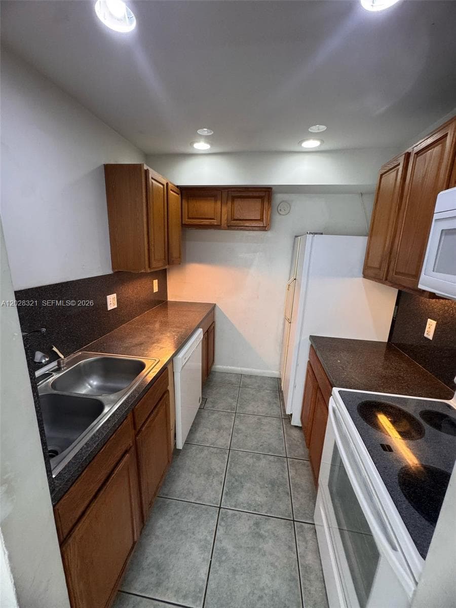 2120 Sherwood Forest Blvd # 30, West Palm Beach FL 33415 photo 4