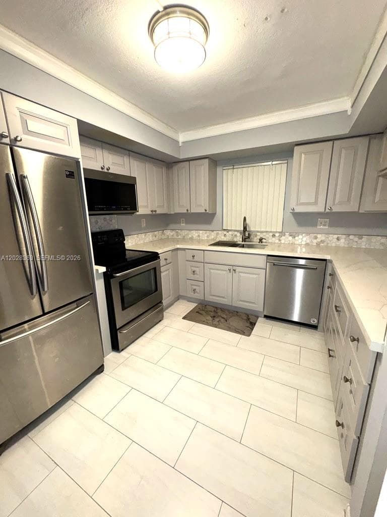 3263 NW 44th St # 2, Oakland Park FL 33309 photo 3