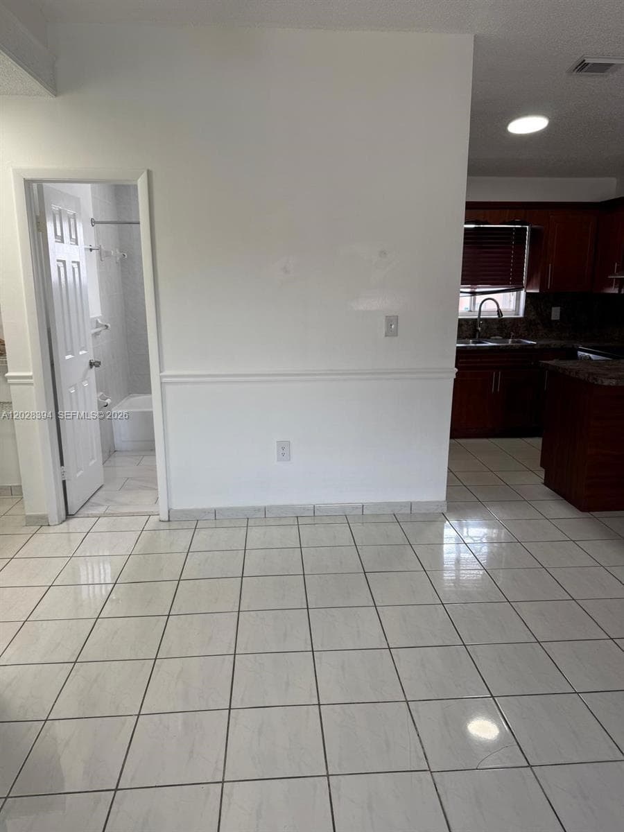 2212 W 74th St # 28, Hialeah FL 33016 photo 4