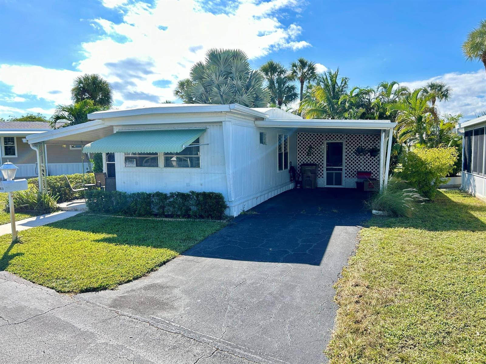 425 Bougainvilla Drive, Deerfield Beach FL 33442 photo 2
