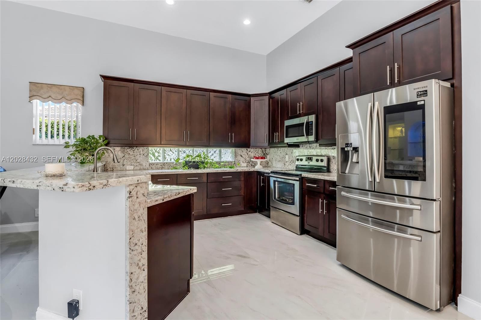3852 Oak Ridge Cir, Weston FL 33331 photo 4