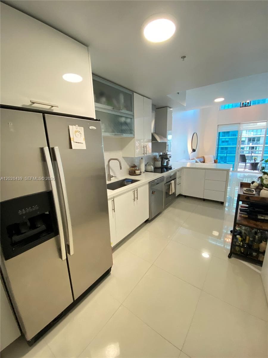 60 SW 13th St # 2212, Miami FL 33130 photo 2