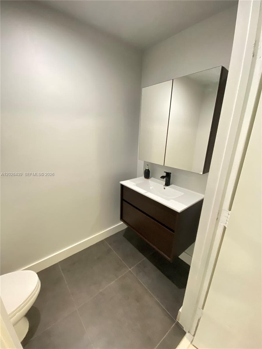 60 SW 13th St # 2212, Miami FL 33130 photo 4