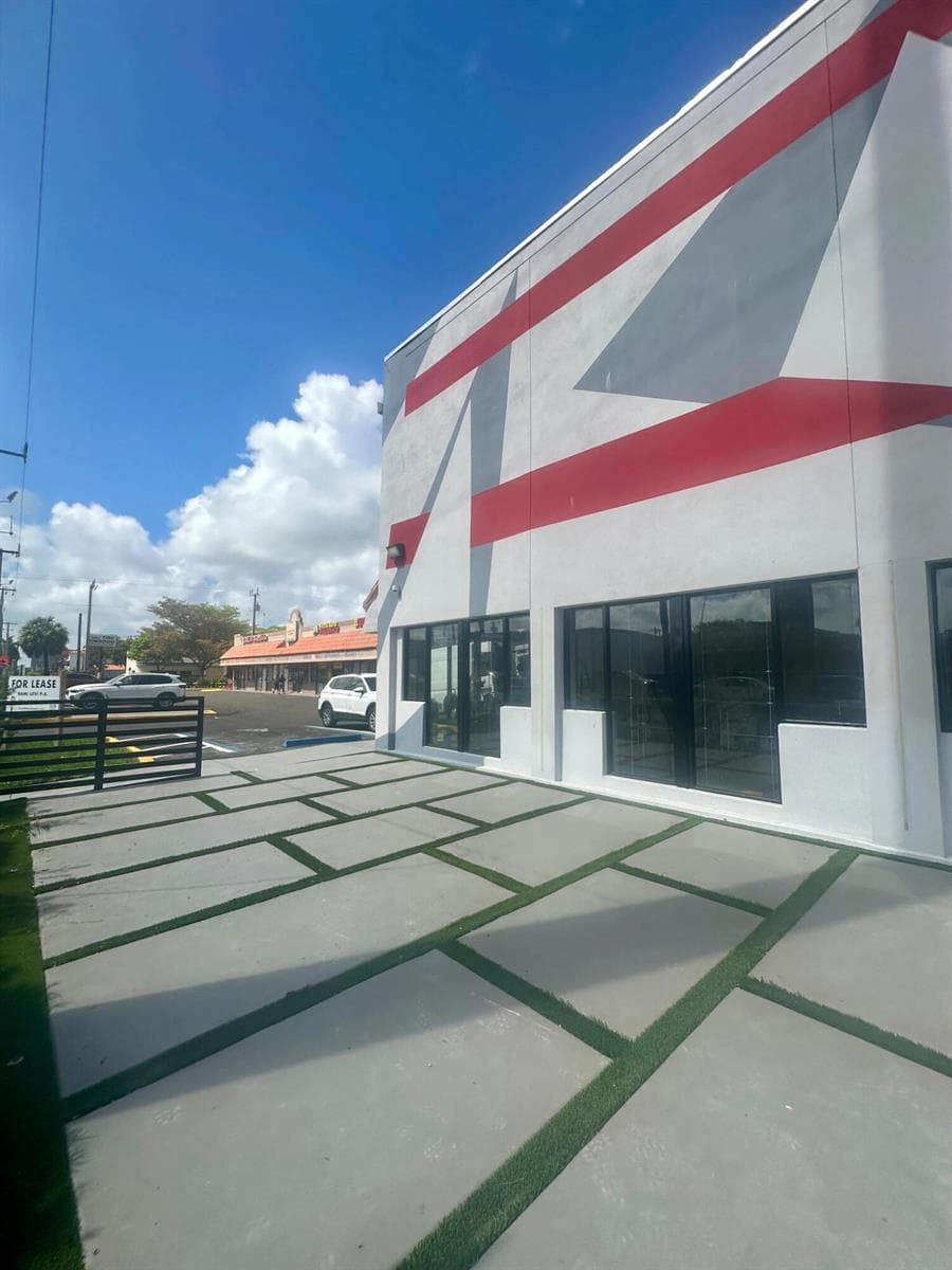 9 N Dixie Highway, Hallandale Beach FL 33009 photo 2
