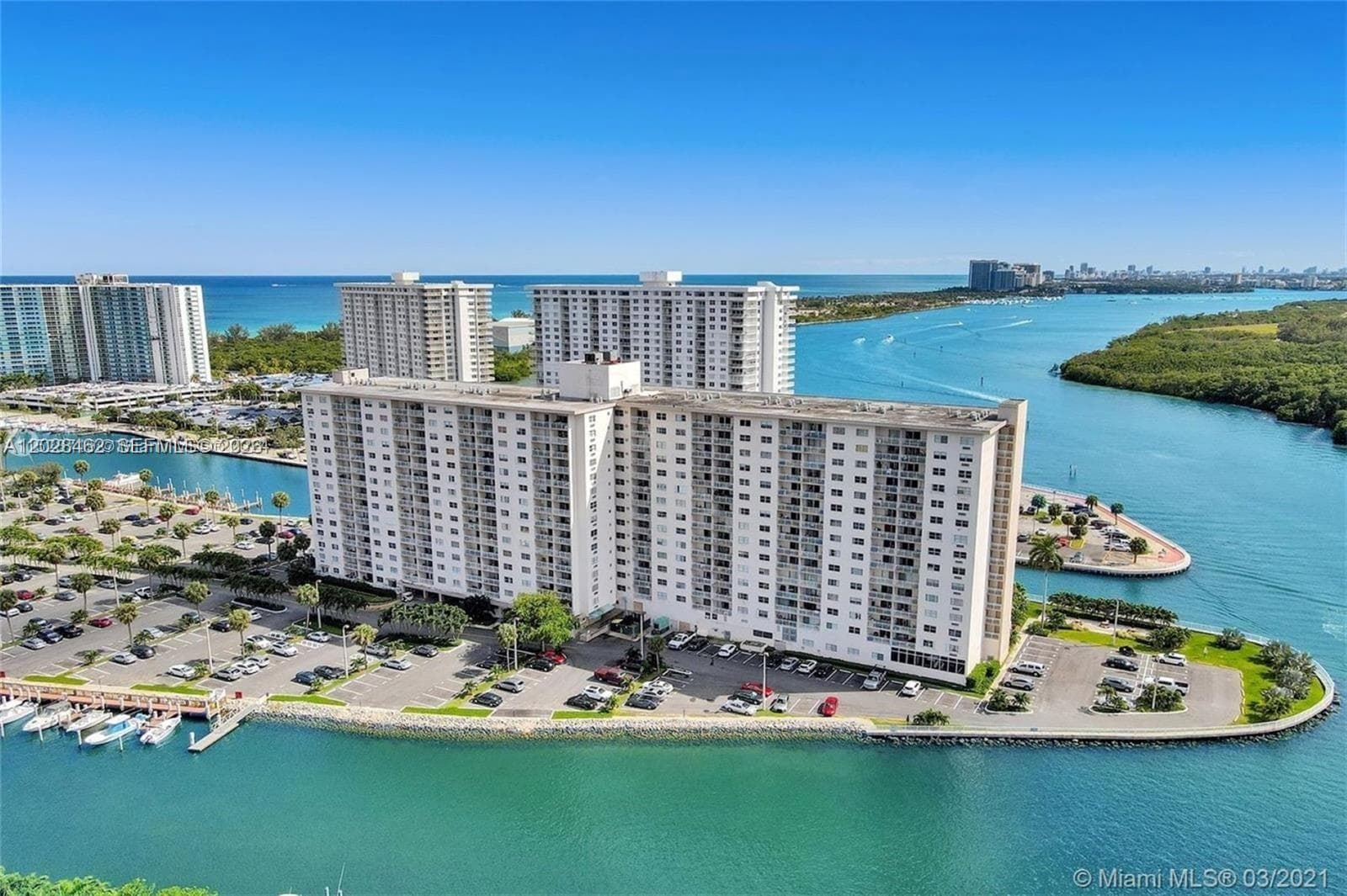 400 Kings Point Dr # 104, Sunny Isles Beach FL 33160 photo 2