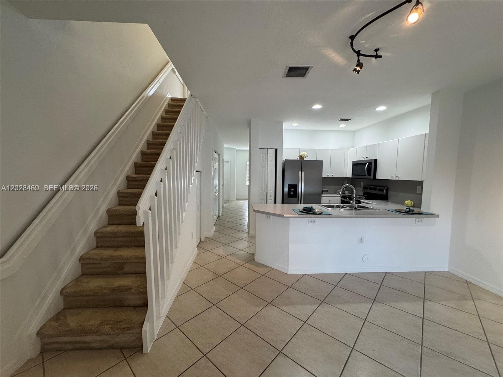 5743 NW 114th Path # 106, Doral FL 33178 photo 5