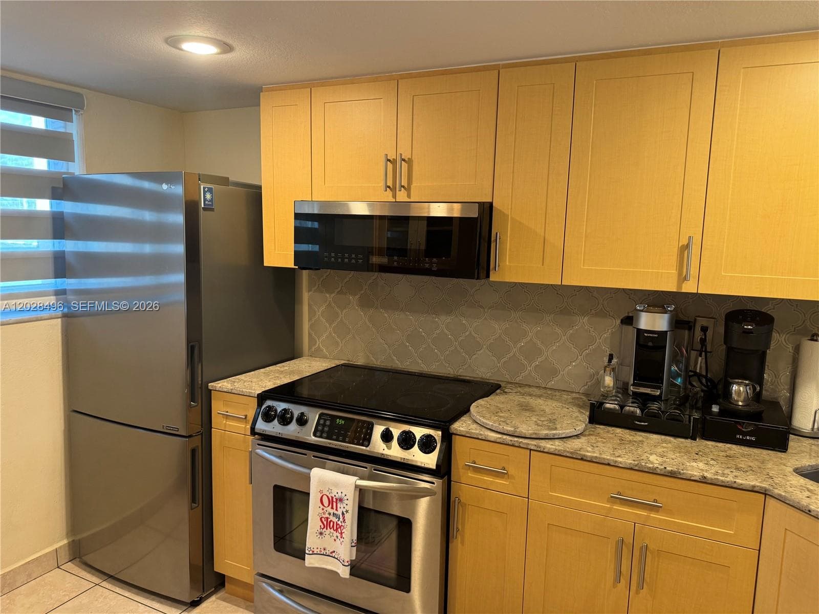 7033 NW 169th St, Hialeah FL 33015 photo 2
