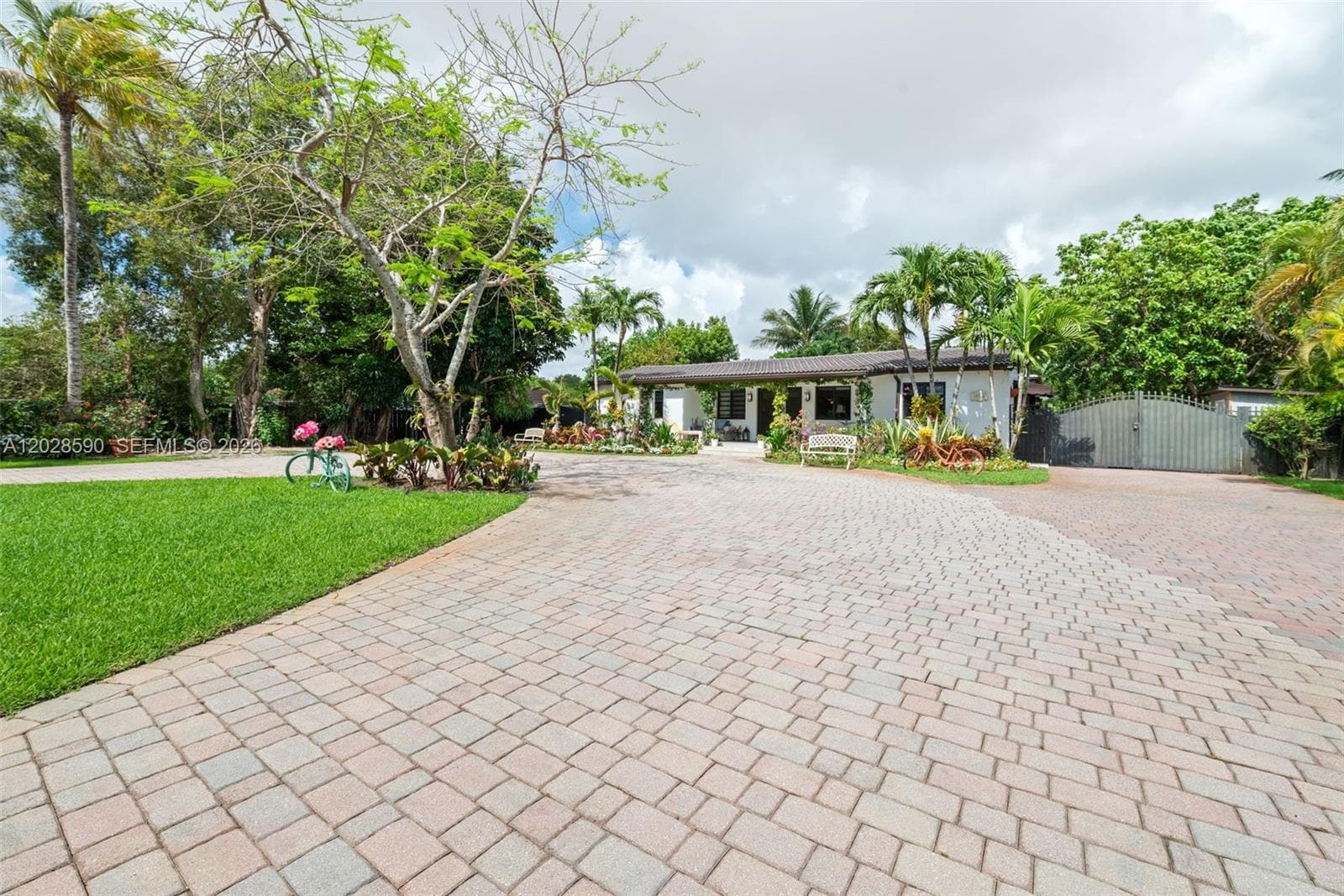 13700 N Miami Ave, Miami FL 33168 photo 2