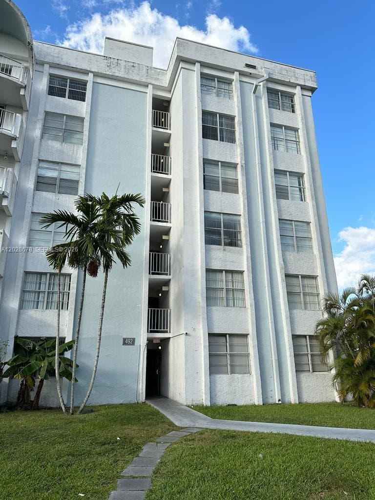 492 NW 165th St Rd # 211, Miami FL 33169 photo 4