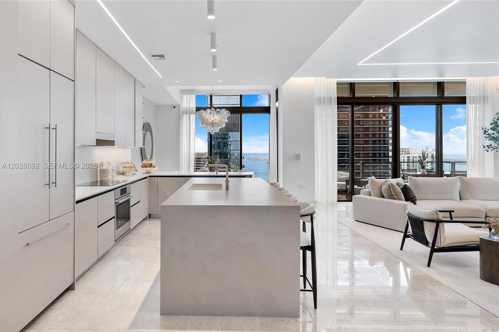 88 SW 7th St # 4001, Miami FL 33130 photo 4
