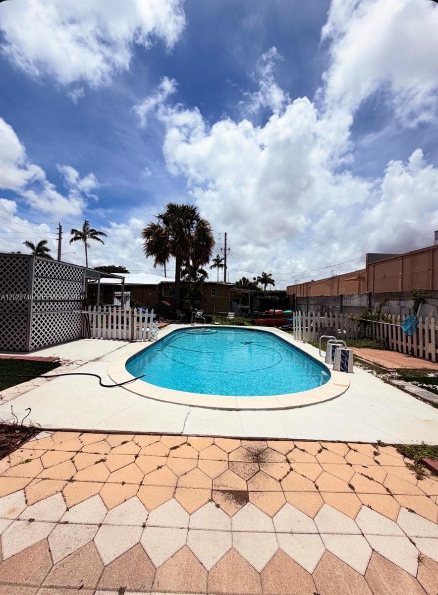 1077 SW 2nd St # 2, Hallandale Beach, FL 33009 photo 2