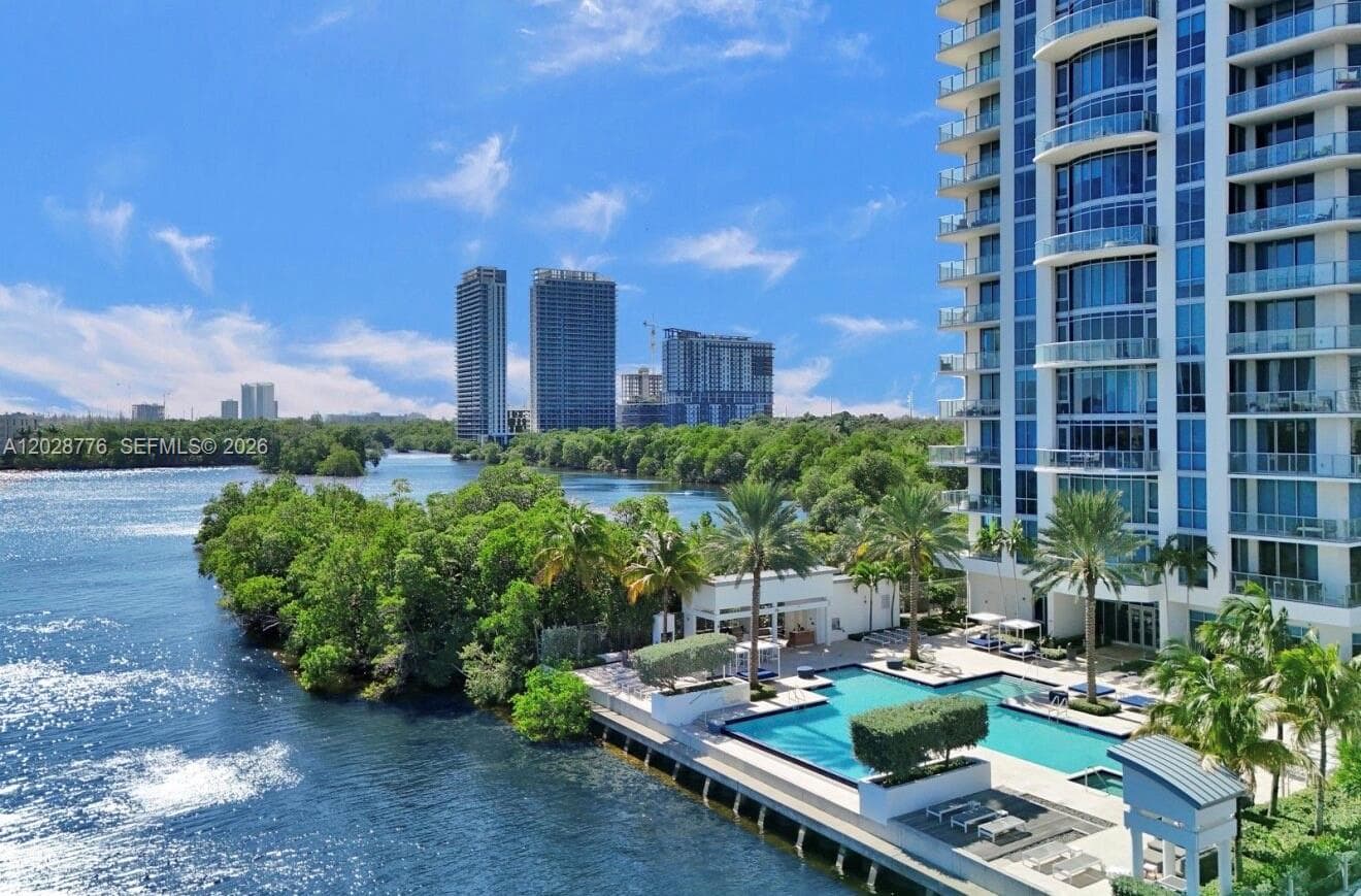 17111 Biscayne Blvd # 208, North Miami Beach FL 33160 photo 4