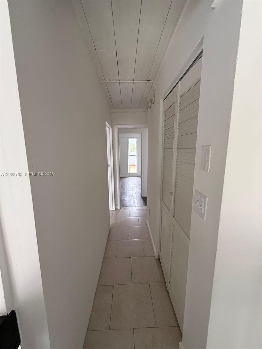 14310 NE 5th Pl, Miami FL 33161 photo 5