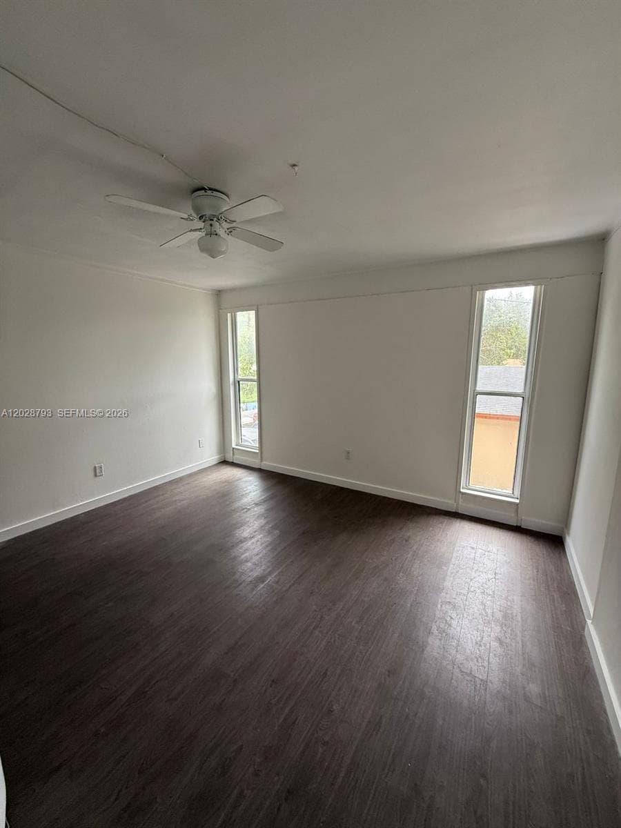 14310 NE 5th Pl, Miami FL 33161 photo 4