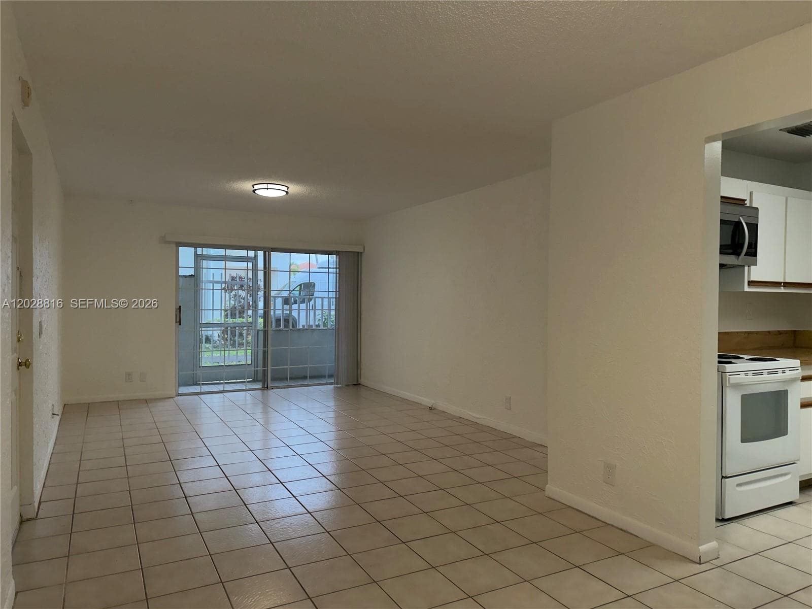10441 Mahogany Key Cir # 106, Miami FL 33196 photo 3