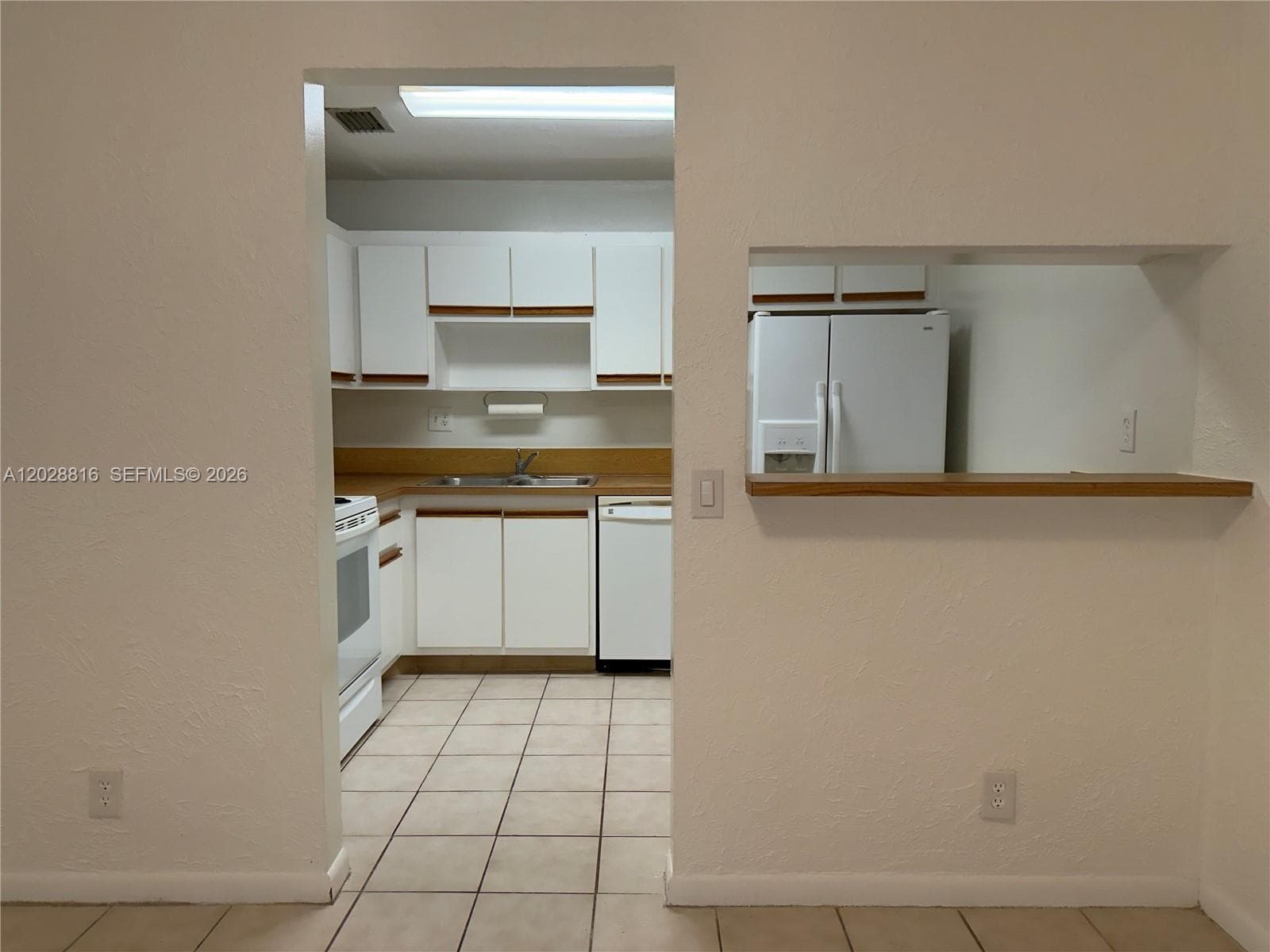 10441 Mahogany Key Cir # 106, Miami FL 33196 photo 5