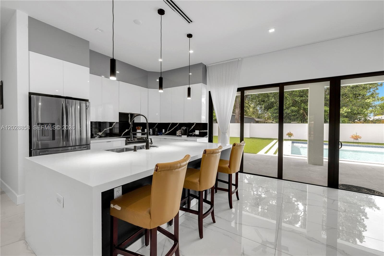 152 NW 165th St, Miami FL 33169 photo 3