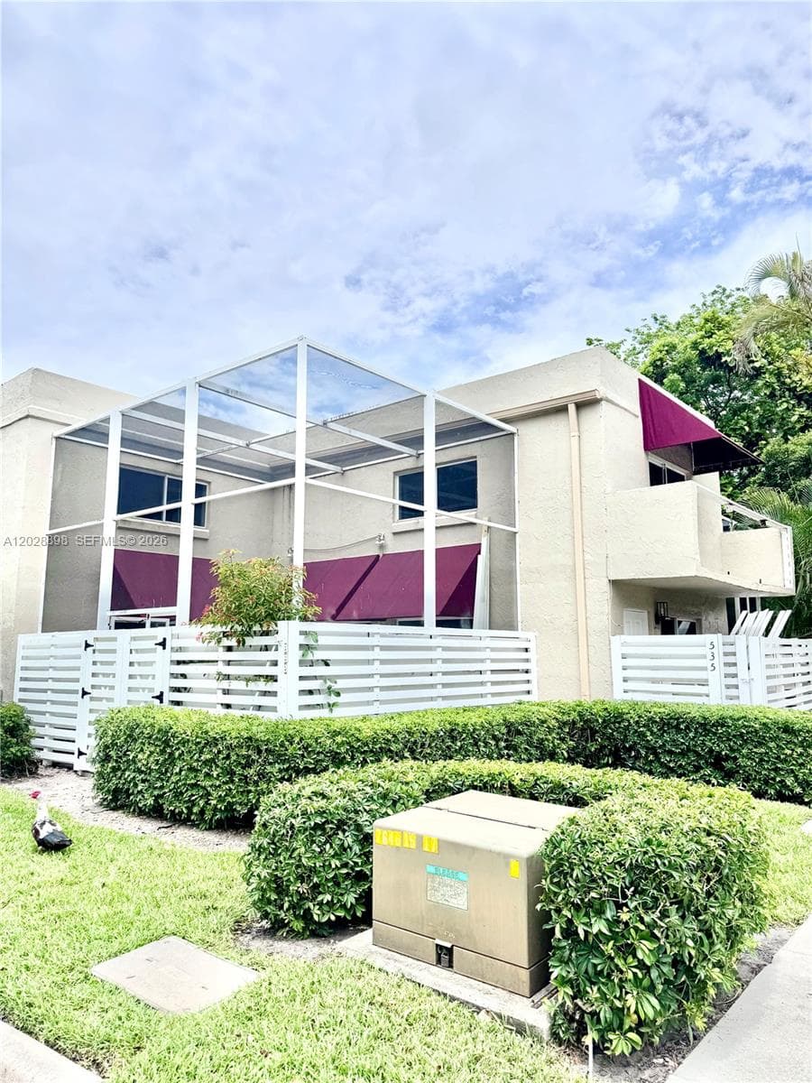 535 NW 98th Ave, Plantation FL 33324 photo 2