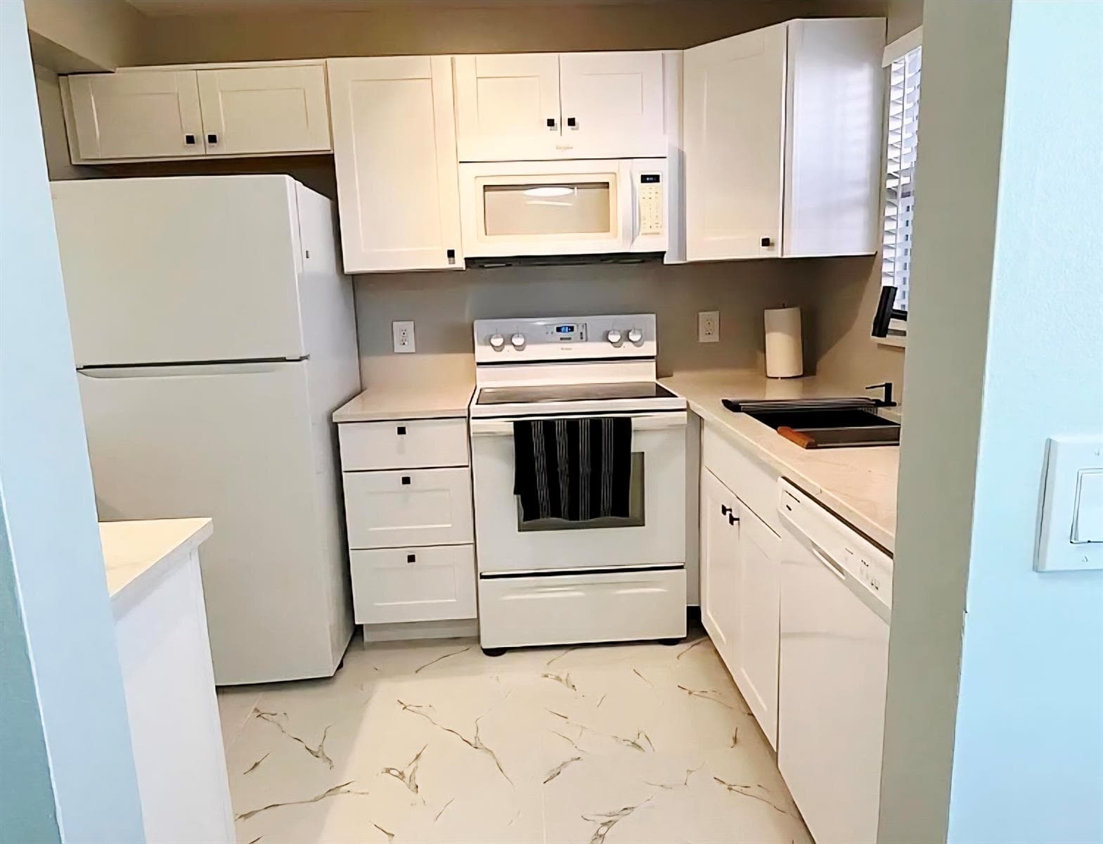 4640 W Lucerne Lakes Blvd Boulevard # 505, Lake Worth FL 33467 photo 2
