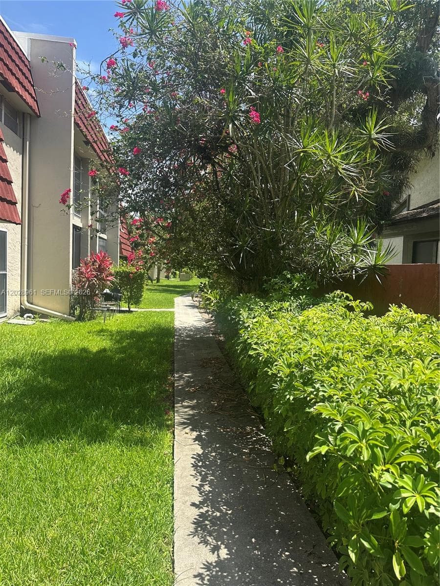 5 Jacaranda Country Club Dr # 206, Plantation FL 33324 photo 2