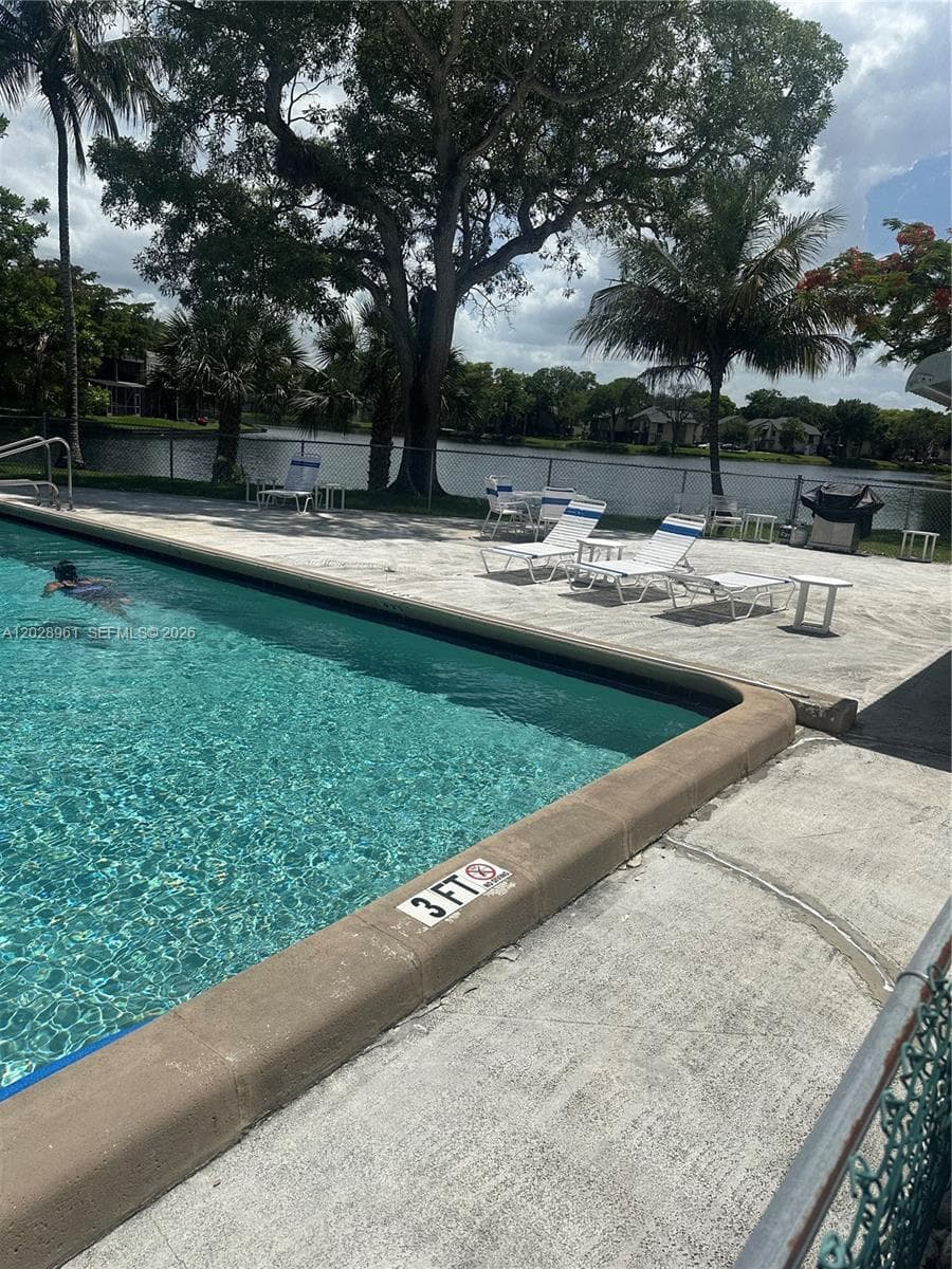 5 Jacaranda Country Club Dr # 206, Plantation FL 33324 photo 3