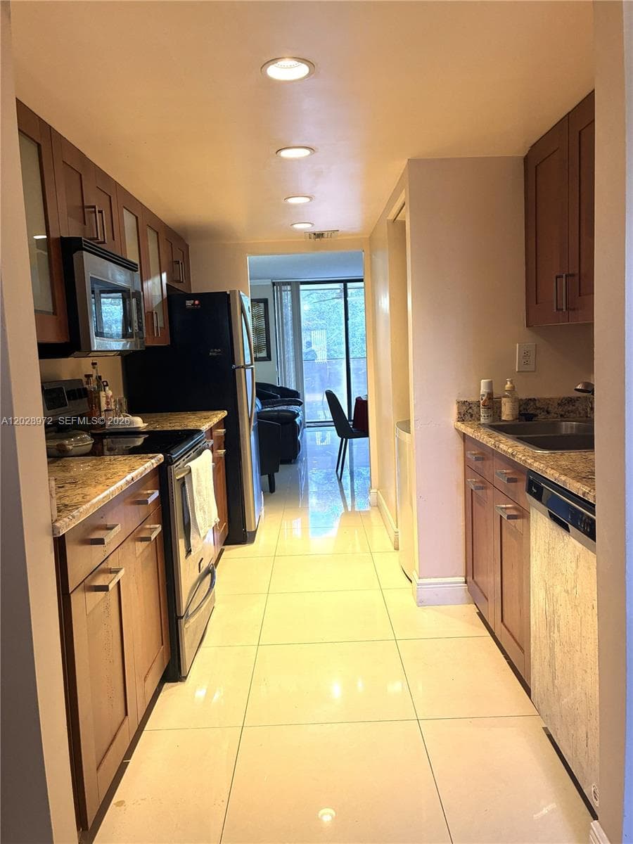7451 NW 16th St # 403, Plantation FL 33313 photo 4