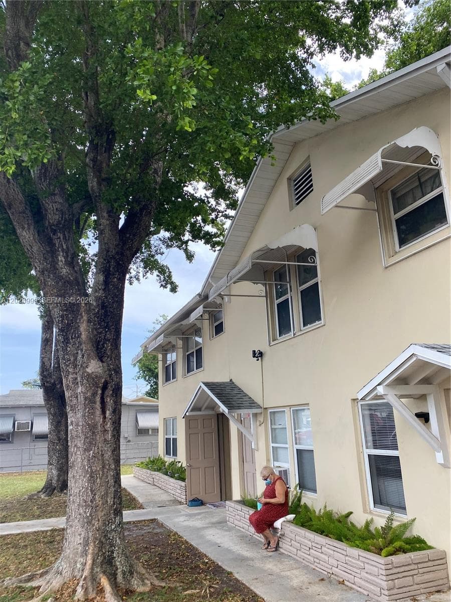 26 SE 13th Ter # 1-7, Dania Beach FL 33004 photo 2