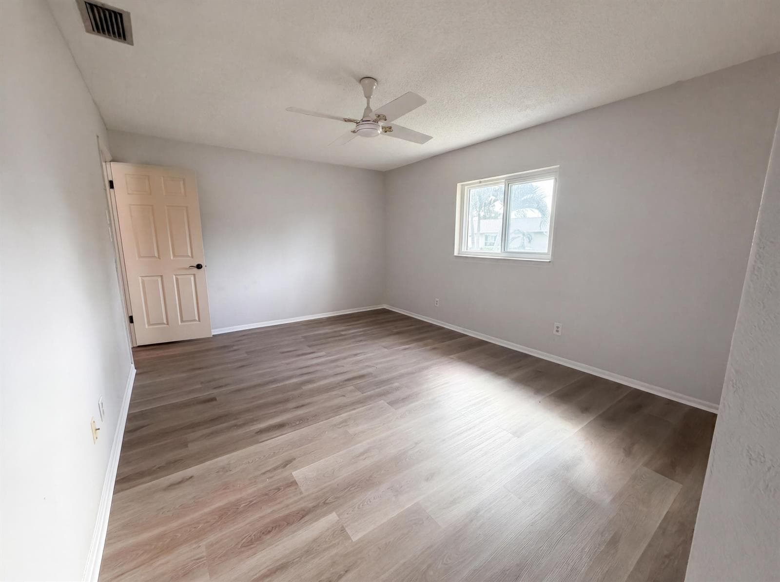 9605 NW 81st, Tamarac FL 33321 photo 4