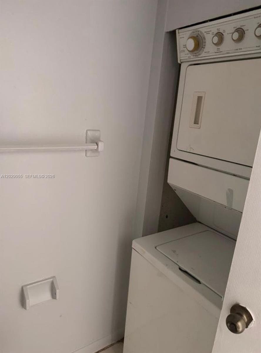 2512 NW 52nd Ave # 22B, Lauderhill FL 33313 photo 3
