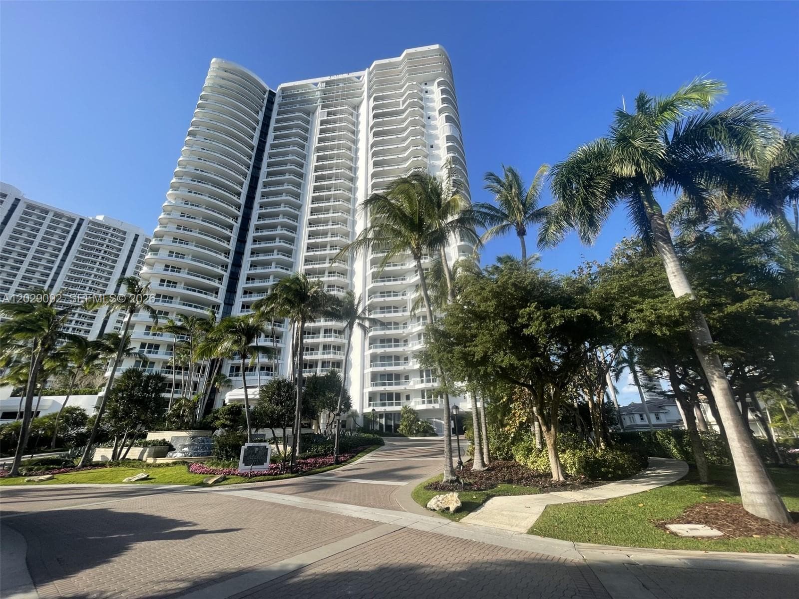 21050 NE 38th Ave # 305, Aventura FL 33180 photo 2