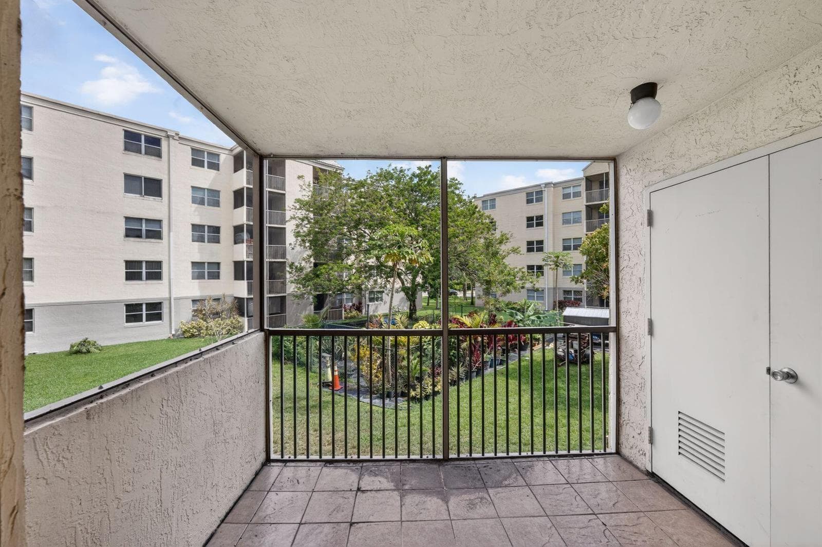 8353 Lake Drive # 204, Doral FL 33166 photo 5