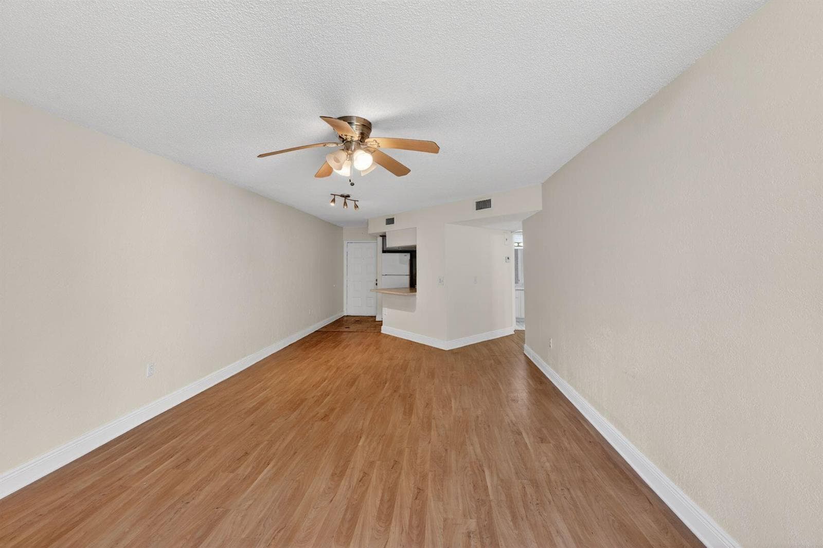 8353 Lake Drive # 204, Doral FL 33166 photo 4