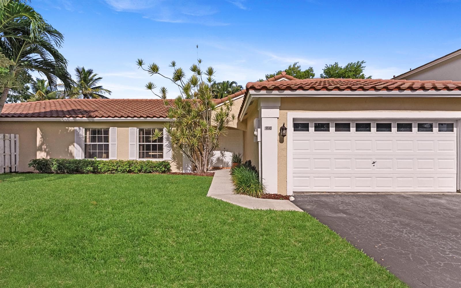 9532 NW 9th Court, Plantation FL 33324 photo 2