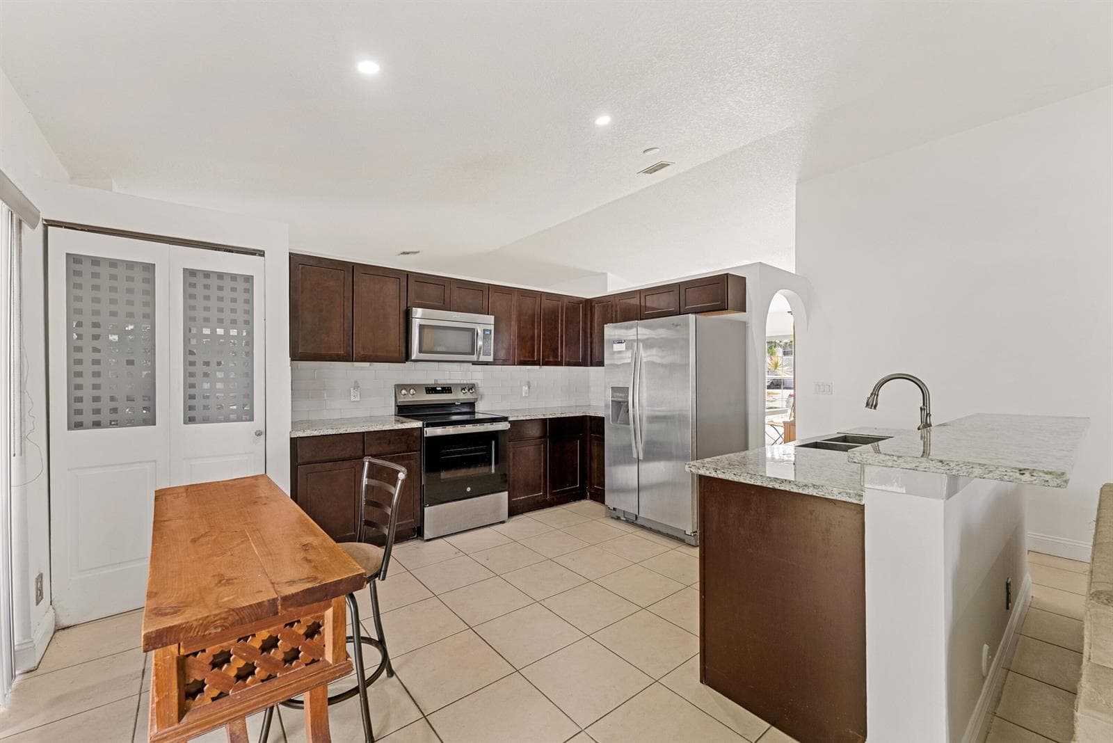 9532 NW 9th Court, Plantation FL 33324 photo 4