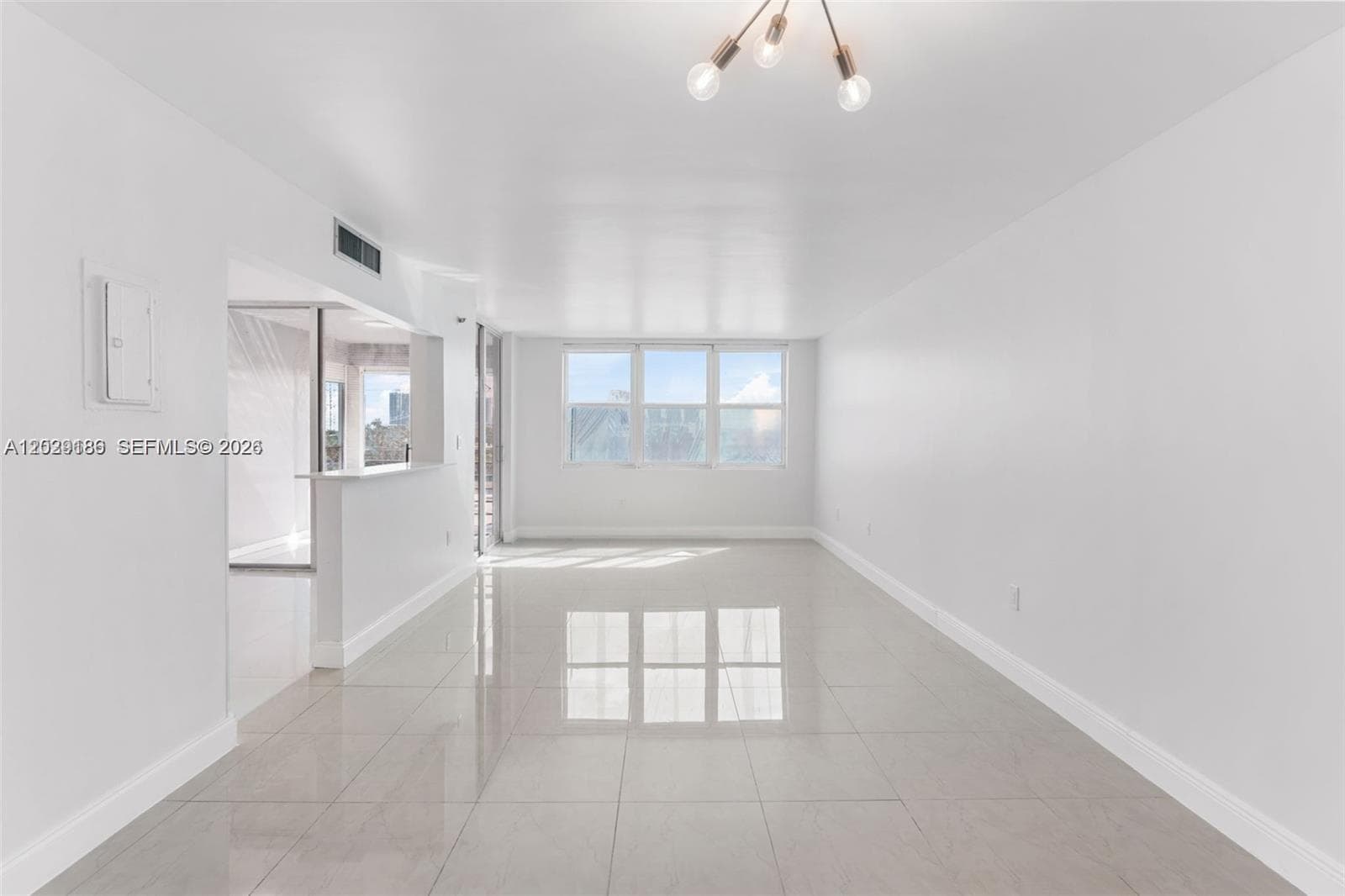 17890 W Dixie Hwy 501 Hwy # 501, North Miami Beach FL 33160 photo 2