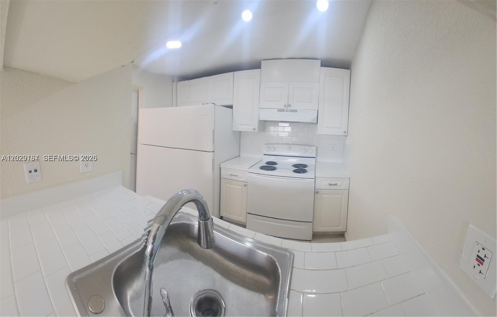 19600 SW 110th Ct # 209, Cutler Bay FL 33157 photo 2